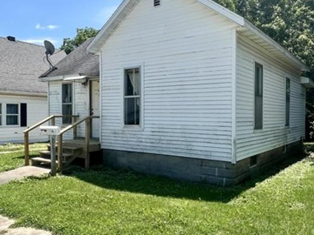 House for sale in Taylorville, Illinois