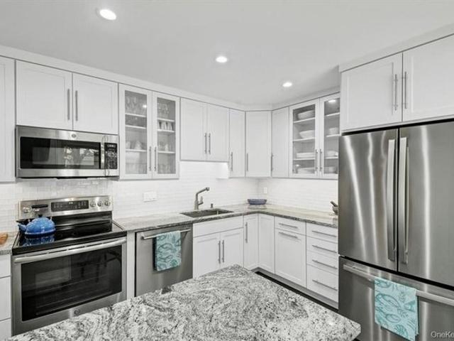 Condo for sale in Amawalk, New York