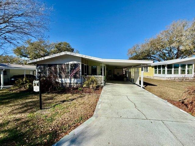 House for sale in Lady Lake, Florida
