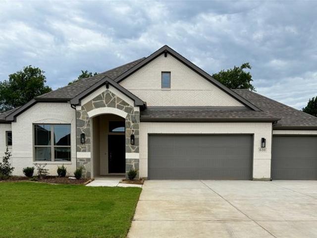 House for sale in Tioga, Texas
