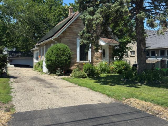House for sale in Elgin, Illinois