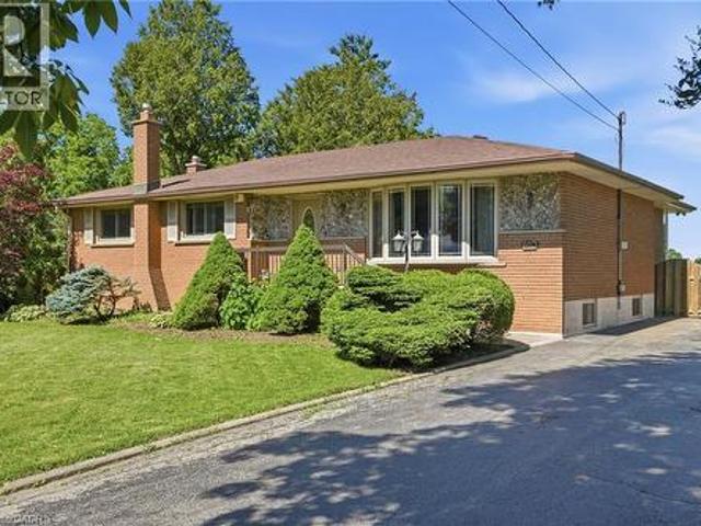 House for sale in Ancaster, Ontario