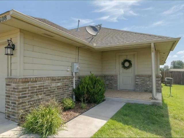 House for sale in Cashion, Oklahoma
