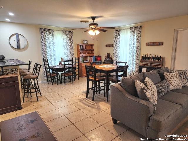House for sale in Carrizo Springs
