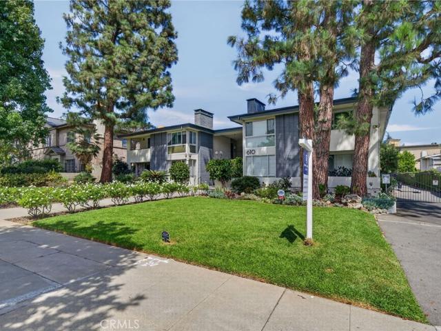 Condo for sale in Pasadena, California