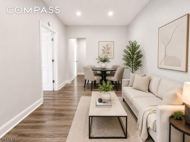 Townhouse for rent in Elizabeth, New Jersey