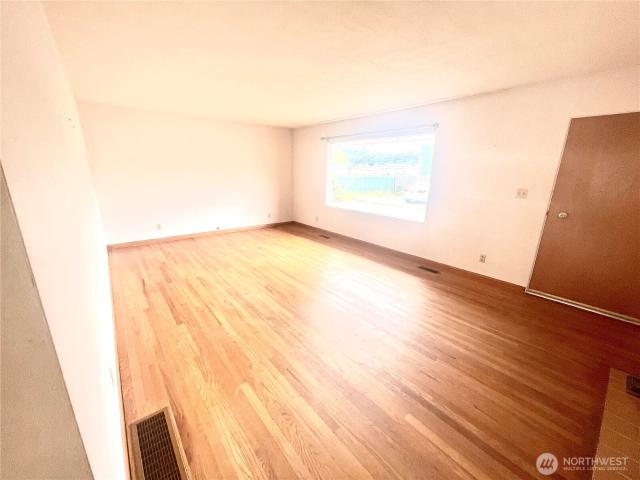 House for sale in Castle Rock, Washington