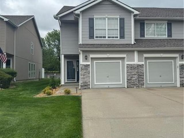 Townhouse for sale in Blue Springs, Missouri