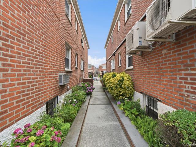 House for sale in Queens, Arverne
