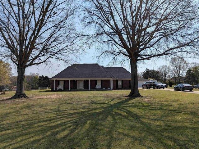 House for sale in Nesbit, Mississippi
