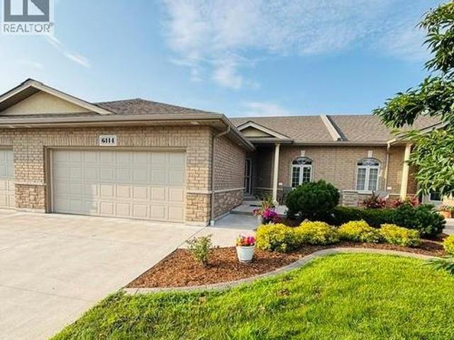 Townhouse for sale in Maidstone, Ontario
