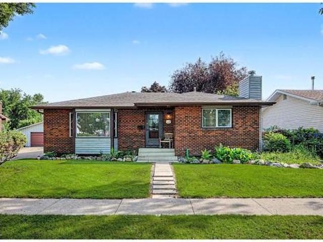 House for sale in Wedgewood, Alberta