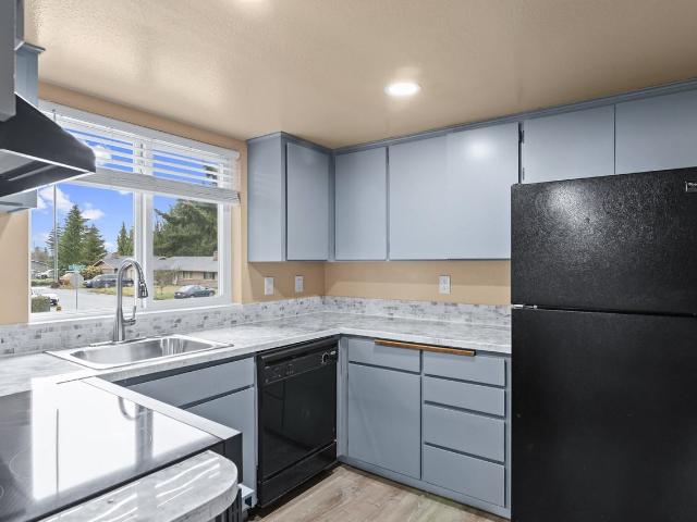Apartment for rent in View Ridge - Madison, Everett