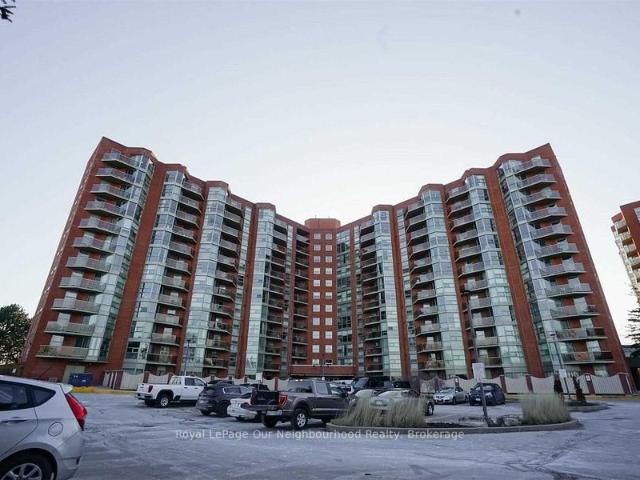 Condo for sale in Toronto, Golden Horseshoe