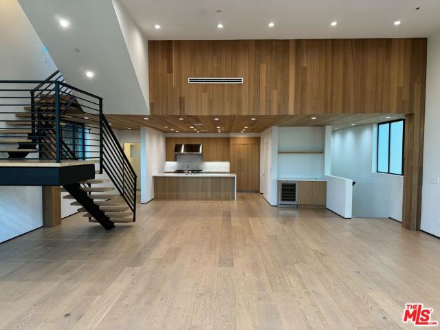 Townhouse for sale in Canoga Park, California