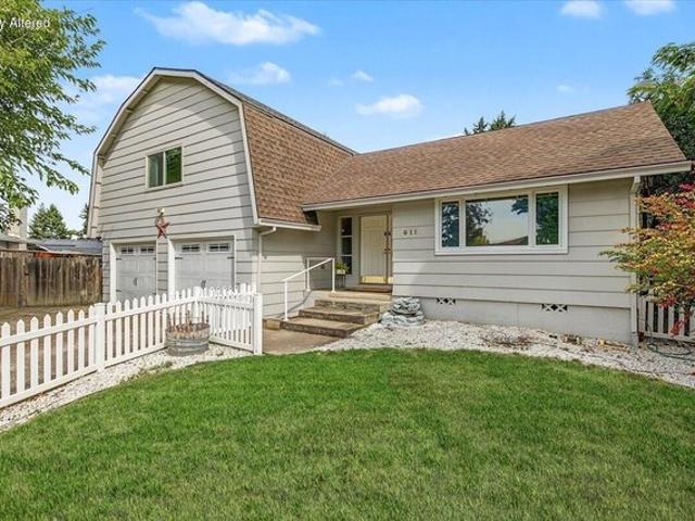House for sale in Central Point, Jackson County