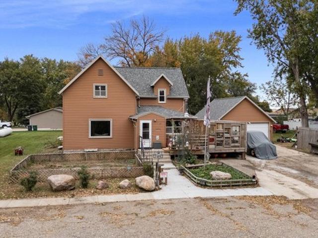 House for sale in Larchwood, Lyon County