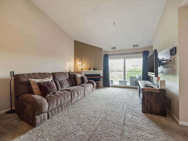 Condo for sale in Buffalo Grove, Illinois