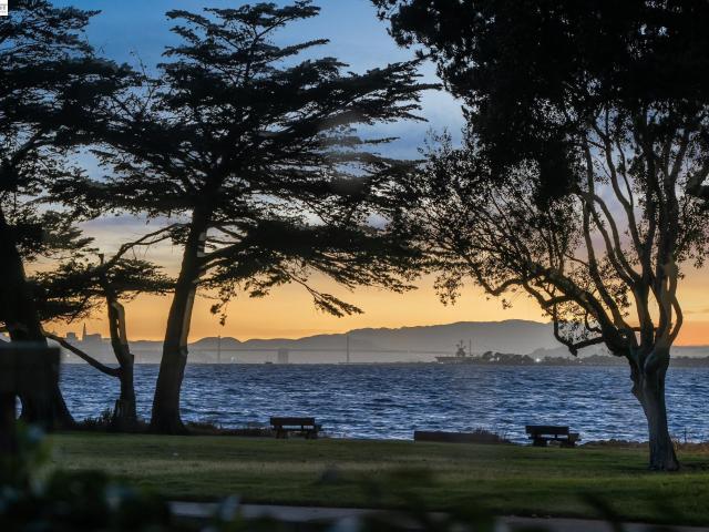 Townhouse for sale in Alameda, California