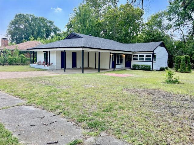 House for sale in Hughes Springs, Texas