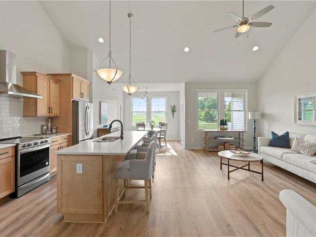 Townhouse for sale in Victor