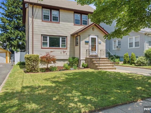 House for sale in Teaneck, New Jersey