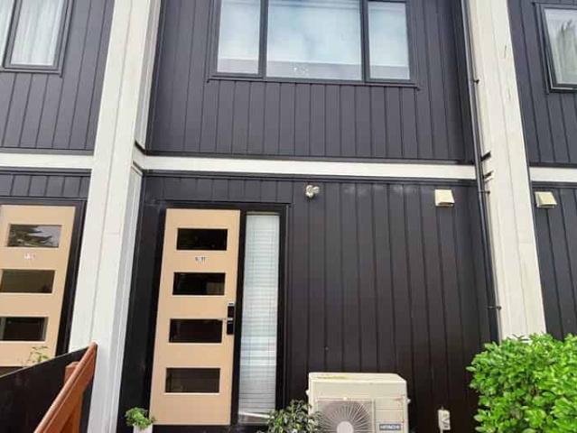 House for rent in Point England, Oroua County