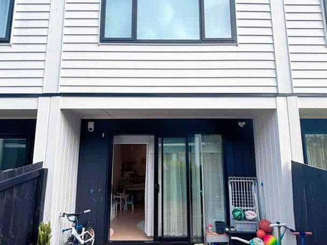 House for rent in Point England, Oroua County