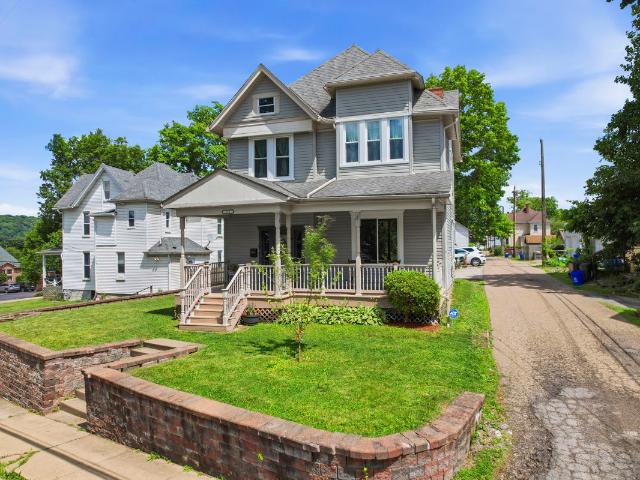 House for sale in Coraopolis, Pennsylvania