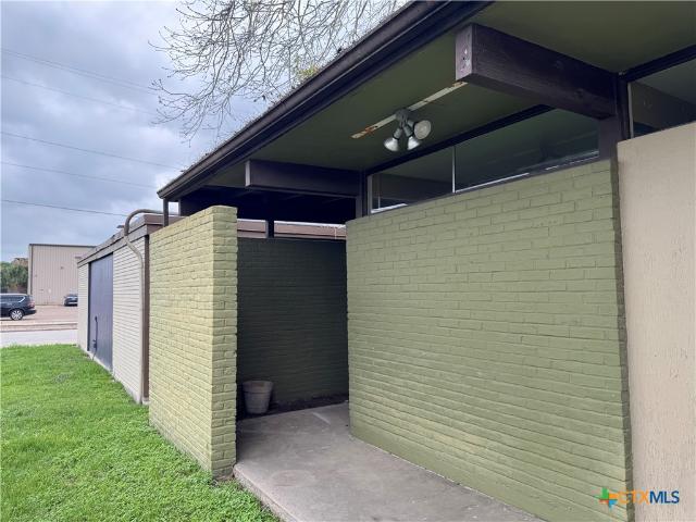 Commercial for sale in Cuero