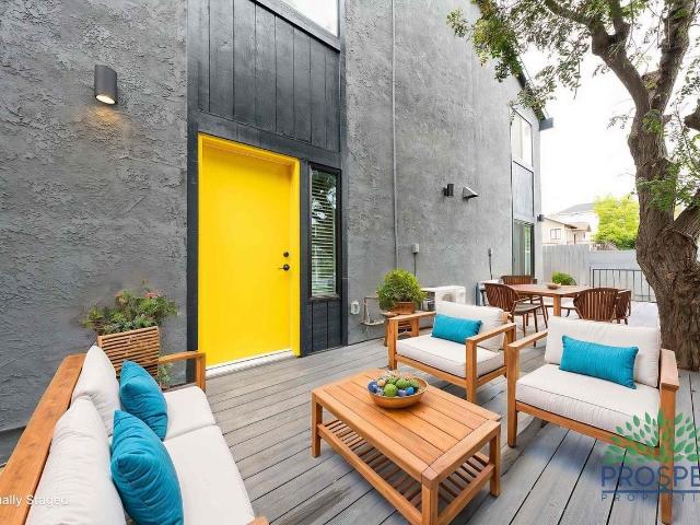 Apartment for rent in Canoga Park, California