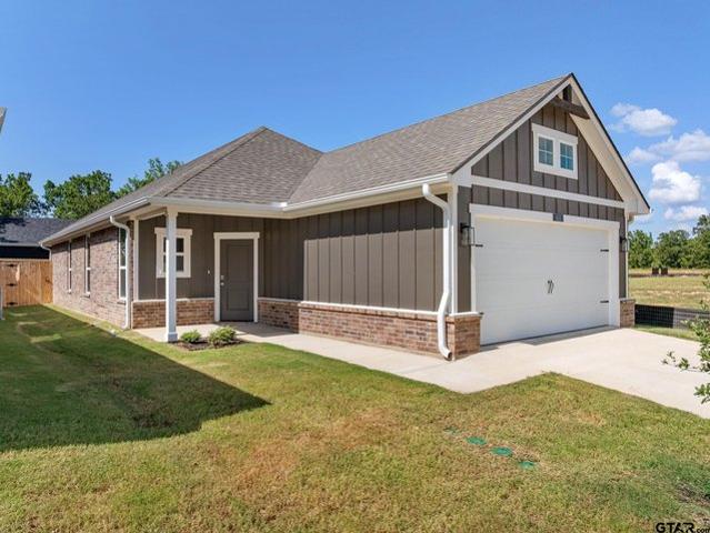 House for sale in Henderson, Texas