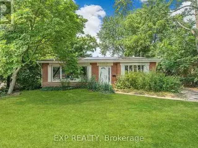 House for sale in Oakville, Ontario