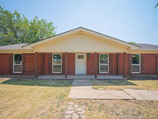 House for sale in Ellis, Texas