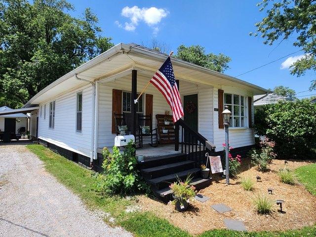 House for sale in Perry, Illinois
