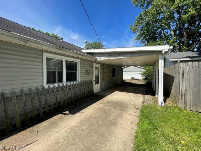House for sale in Elyria, Ohio