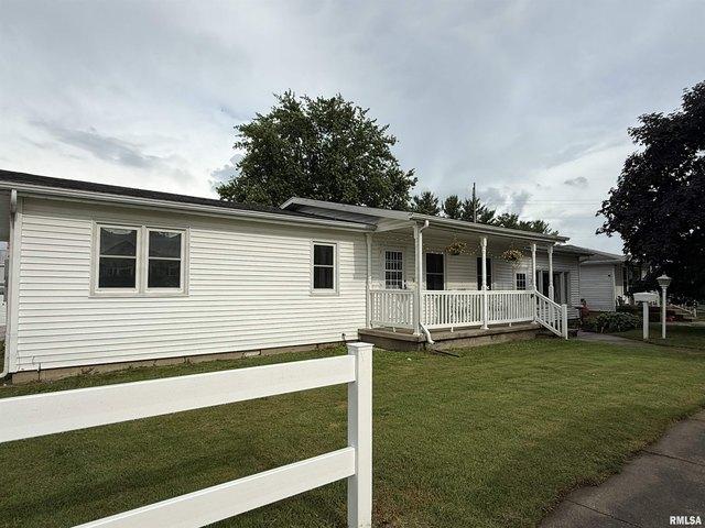 House for sale in Fulton, Illinois