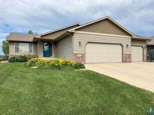House for sale in Harrisburg, South Dakota