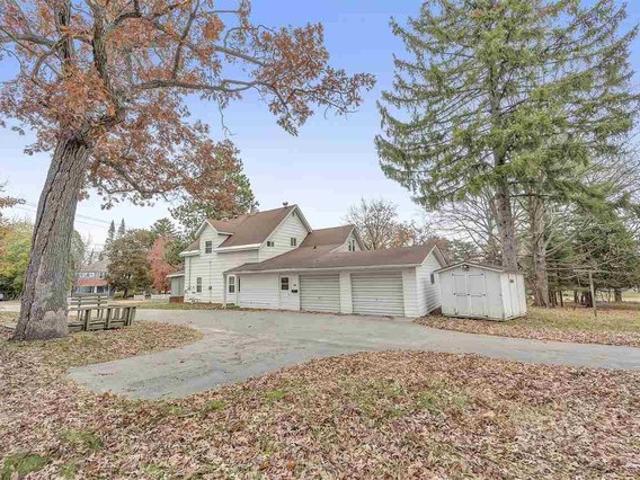 House for sale in Waupaca, Wisconsin