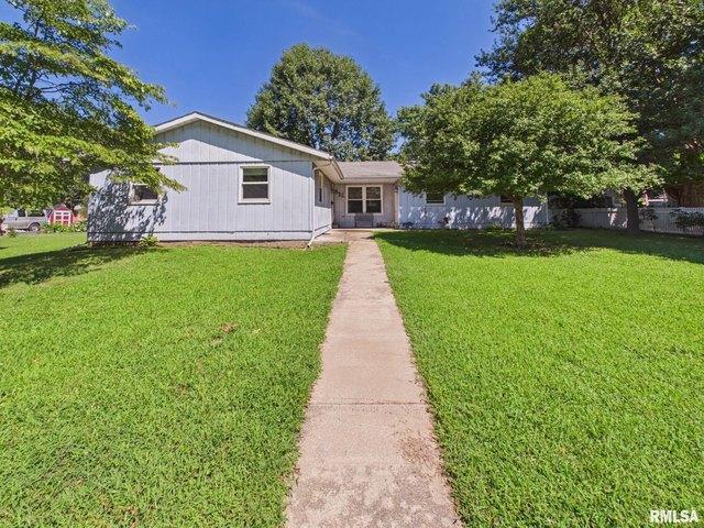 House for sale in Petersburg, Illinois