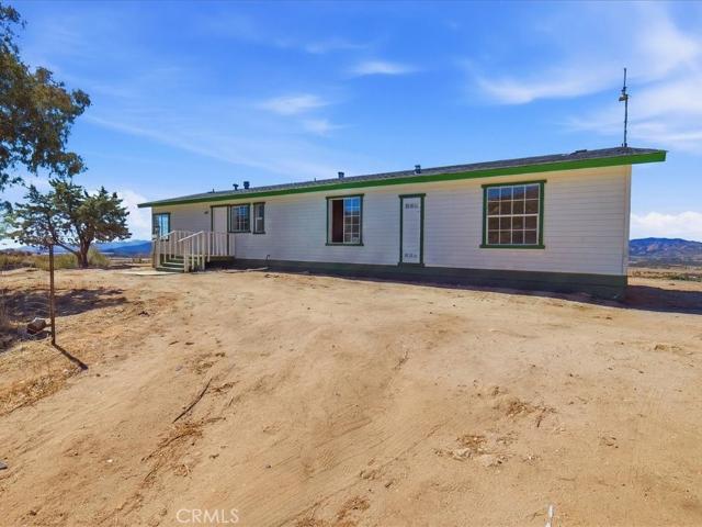House for sale in Anza, California
