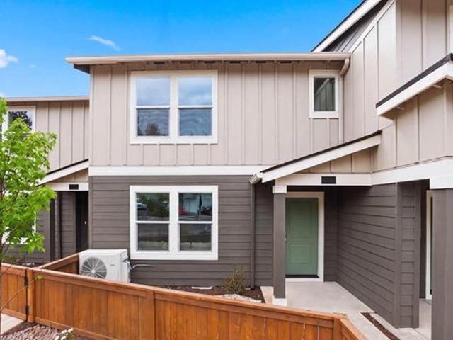 Townhouse for sale in Oregonia