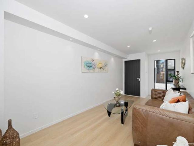Townhouse for sale in Avondale