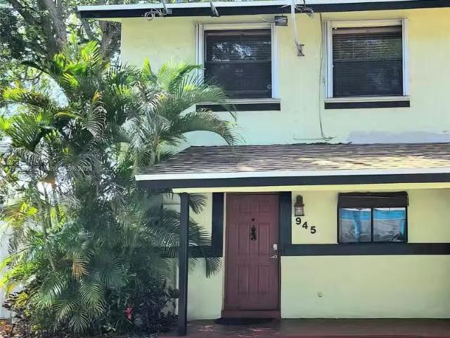 House for rent in Hollywood