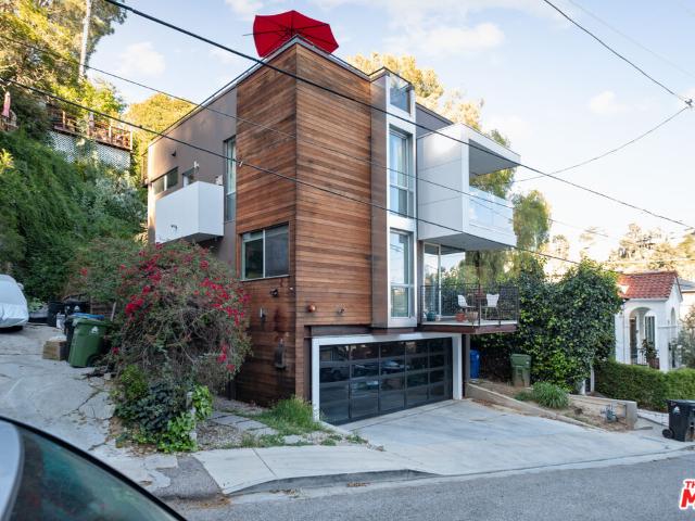 Property for rent in Canoga Park, California