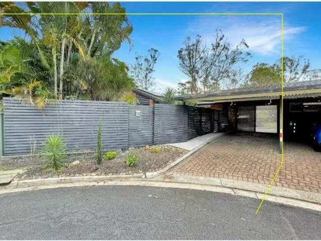 House for rent in Ashmore City
