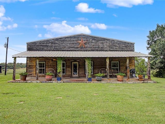 House for sale in Milam, Texas