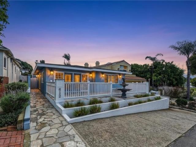 House for sale in Tree Section, Manhattan Beach