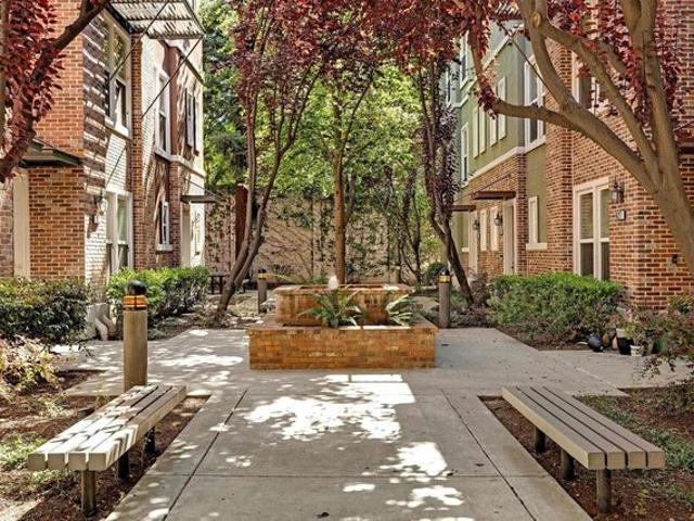 Condo for sale in Hayward, California