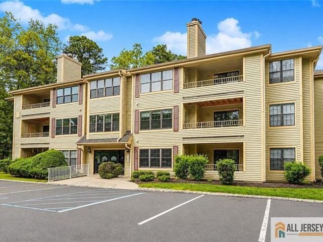 Condo for sale in Helmetta, New Jersey
